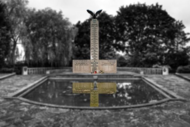 Chris Day | Polish War Memorial - Poleglym lotnikom Polskim