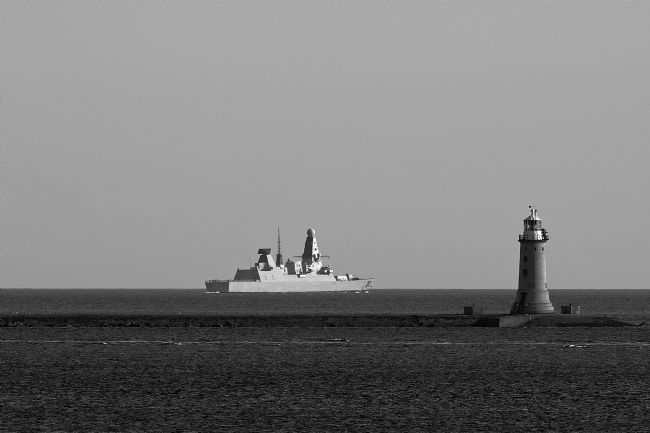 Chris Day | HMS Dragon leaves Plymouth Sound
