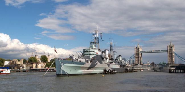 Chris Day | Hms Belfast and city skyline