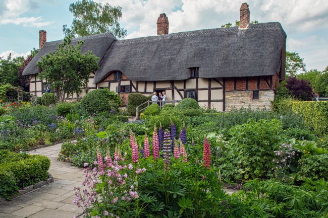 Pauline  Tims | Anne Hathaway's Cottage