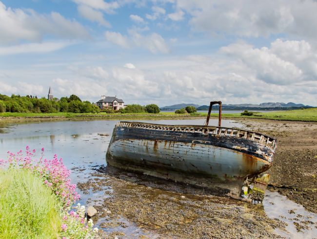 Pauline  Tims | Boat Wreck at Strandhills, Ireland