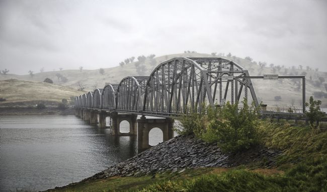 Pauline  Tims | Bethanga Bridge in the mist