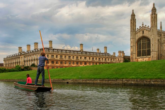 Pauline  Tims | Punting on the Cam at Cambridge UK
