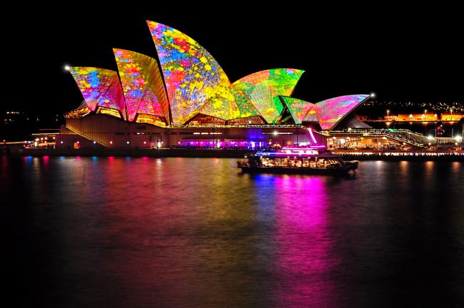 Kaye Menner | Vivid Sydney - Opera House Painted