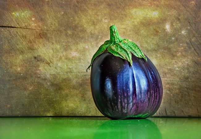 Kaye Menner | Eggplant - Aubergine