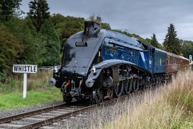 Richard Burdon | The Sir Nigel Gresley Loco At New Bridge