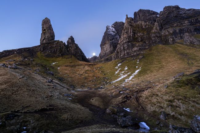 Pete Lawless | The Setting Moon Old Man of Storr