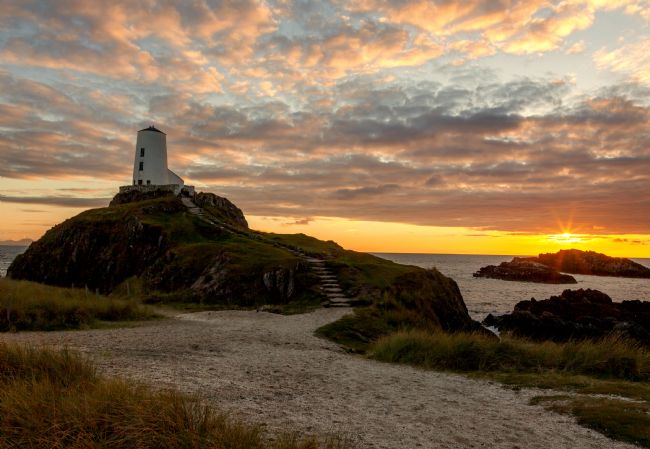 Pete Lawless | Sunset at Twr Mawr Lighthouse 