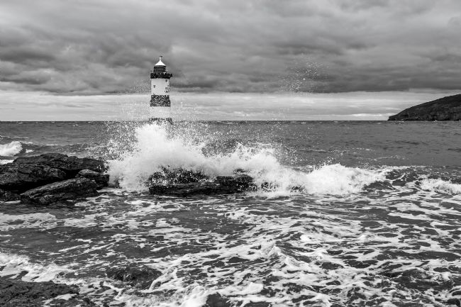 Pete Lawless | Trwyn Du Lighthouse