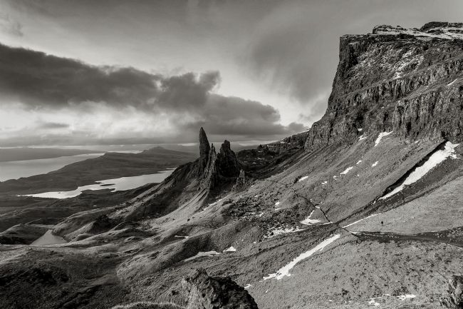 Pete Lawless | Winter Sunrise  Old man Of Storr 