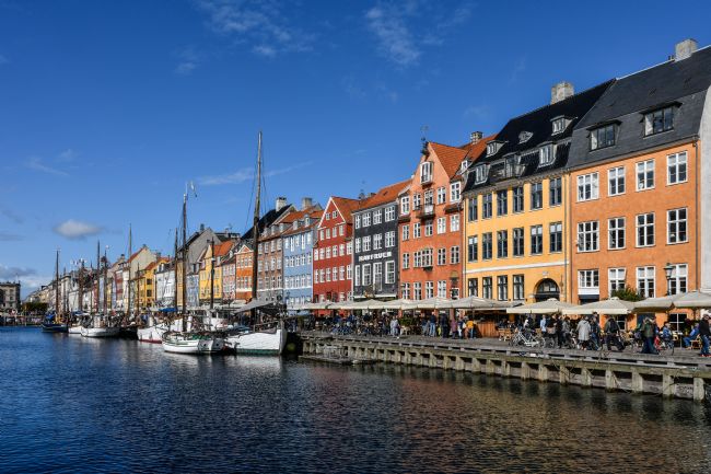 Mike Carroll | Colourful Nyhavn