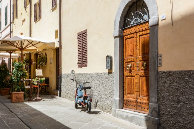 Mike Carroll | Umbrian street scene