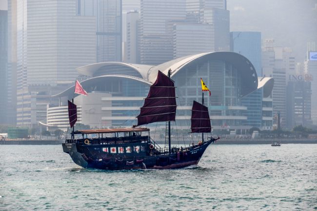 Mike Carroll | Aqua Luna in Hong Kong harbour