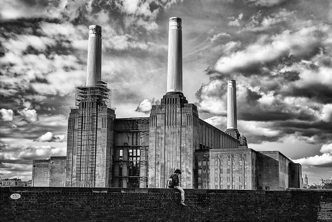 Theodore Crush | Pinkfloydian Landscape