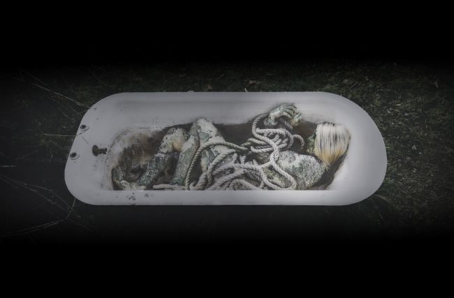 Theodore Crush | The blonde in the bathtub