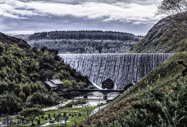 Theodore Crush | Caban Coch dam