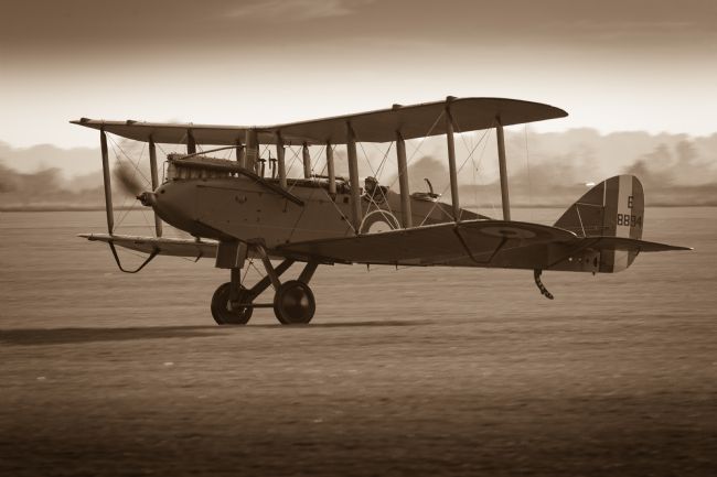 Tom Dolezal | Airco DH9 WW1 bomber - sepia