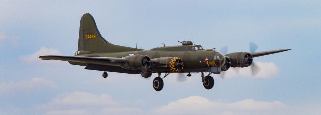 Tom Dolezal | B17 landing approach