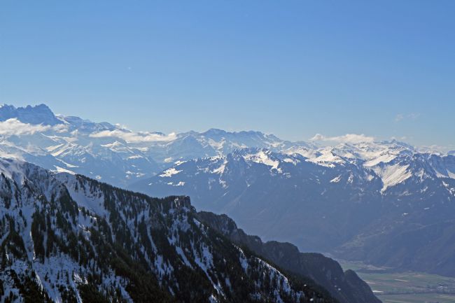 Kris Ohlsson | Rochers De Naye - Looking over France
