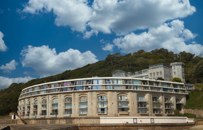 Kris Ohlsson | Fort Picklecombe Apartments