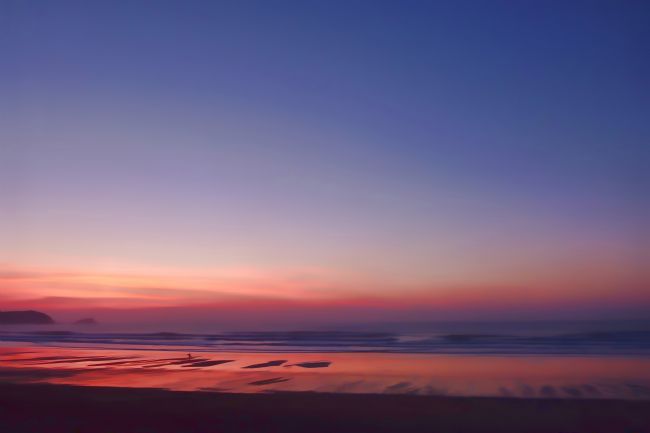 Kris Ohlsson | The Lone Surfer