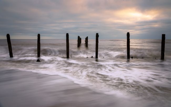 David Powley | Dawn on the Beach at Happisburgh Norfolk