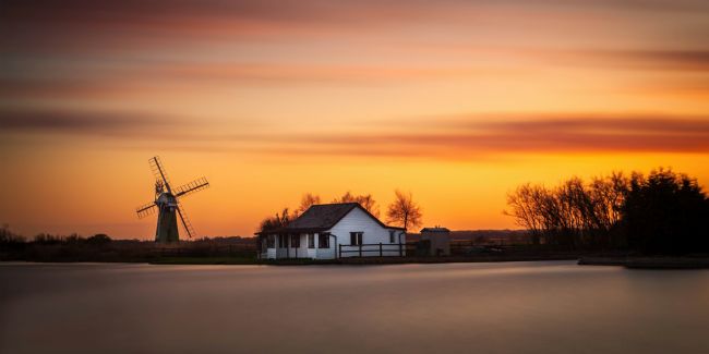 David Powley | Sunset colour over the River Thurne