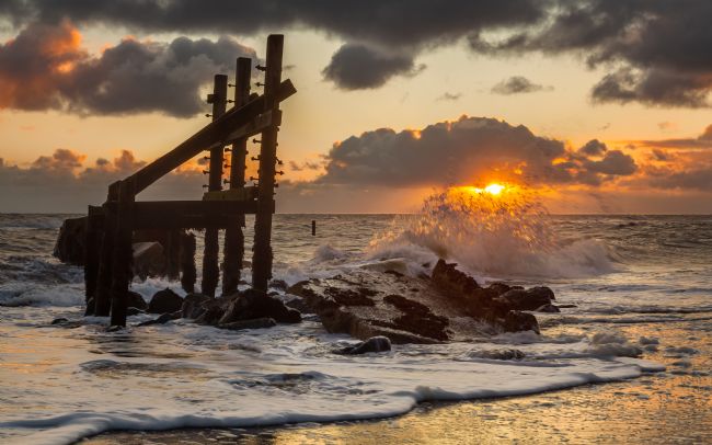 David Powley | Sunrise on Happisburgh Beach