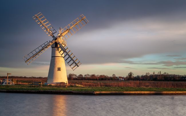 David Powley | Early Light on Thurne Mill