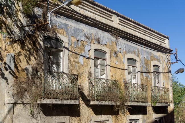 Mary Fletcher | Building in Almada