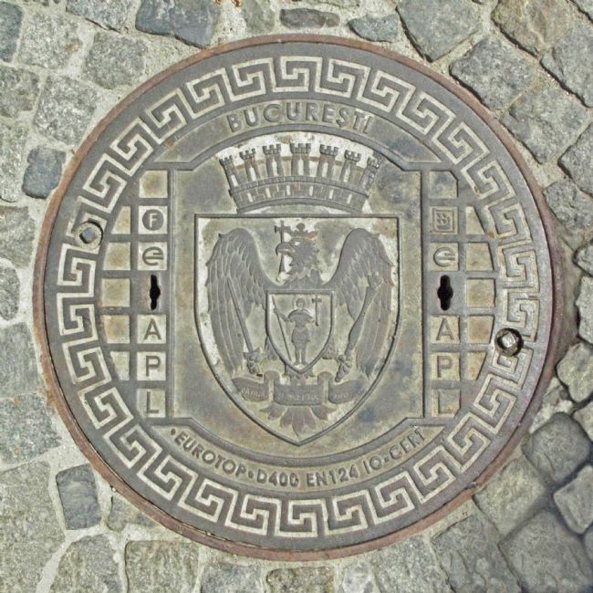 Chris Langley | Bucurest, Romania, street grill crest