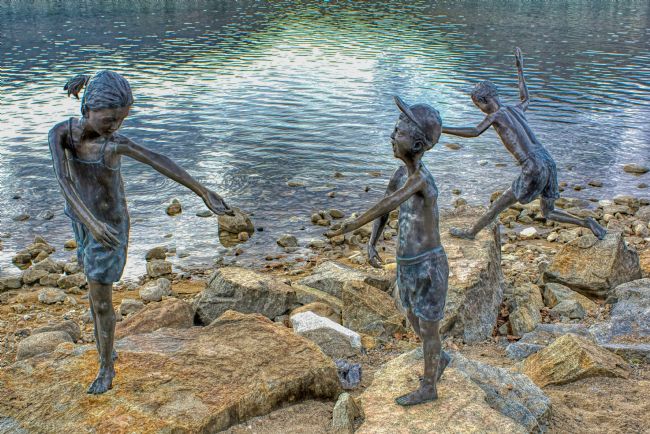 Chris Langley | Children at play, waterside statues
