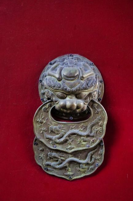 Chris Langley | Chinese International Buddhist Temple, Richmond BC, doorpull