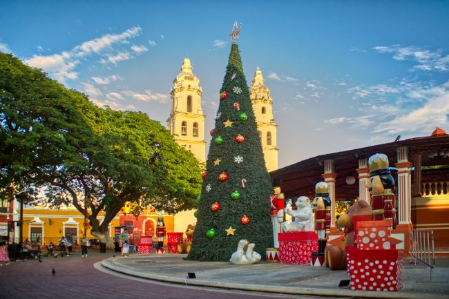 Chris Langley | Plaza Campeche, Mexico, Christmas
