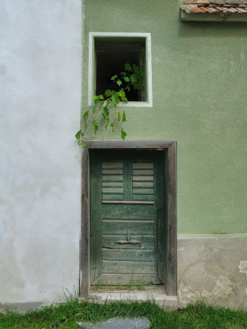 Chris Langley | Door, Sebesu de Jos, Transylvania, Romania 2