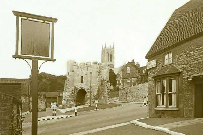 Chris Langley | Pottergate and Cathedral from the Adam and Eve, Lincoln