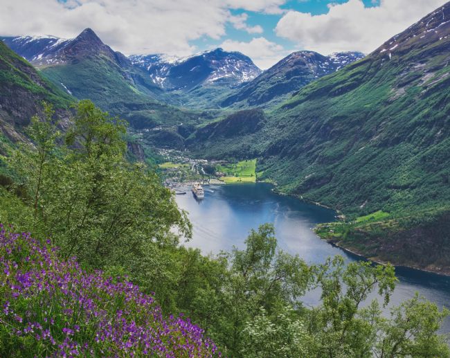 Janet Carmichael | Ørnesvingen View of Geirangerfjord