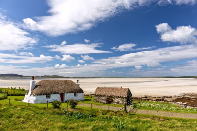Barbara Jones | Malacleit Thatched Cottage Traigh Bhalaigh