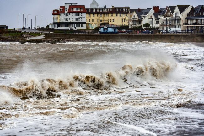 Gordon Maclaren | Porthcawl Seafront Waves