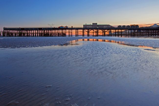 Stephen Prosser | Hastings pier as the sun sets