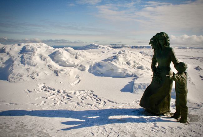 Elvia Worrall | Mother and Child, Arctic Circle